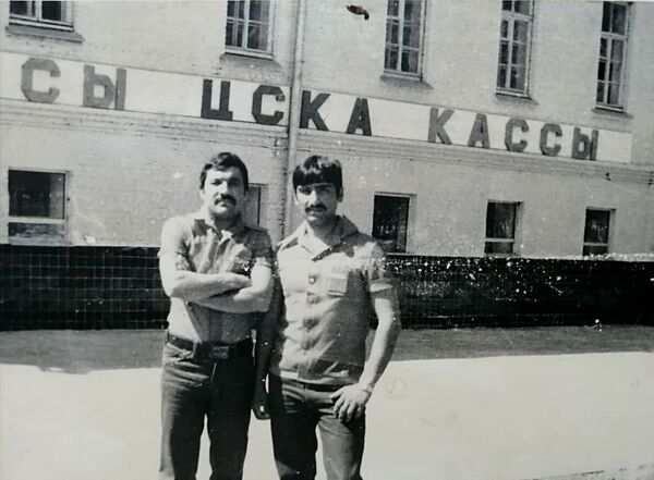 Таджикские курсанты у стадиона ЦСКА во время Олимпийских игр Таджикские курсанты у стадиона ЦСКА во время Олимпийских игр - Sputnik Таджикистан