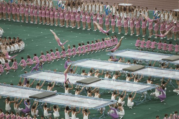 Церемония открытия XXII летних Олимпийских игр в Москве, 1980 год - Sputnik Таджикистан