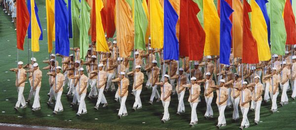 Праздничное шествие спортсменов во время открытия XXII летних Олимпийских игр в Москве, 1980 год - Sputnik Таджикистан