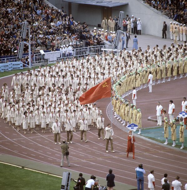 Национальная олимпийская команда СССР на церемонии открытия Олимпиады-80 - Sputnik Таджикистан