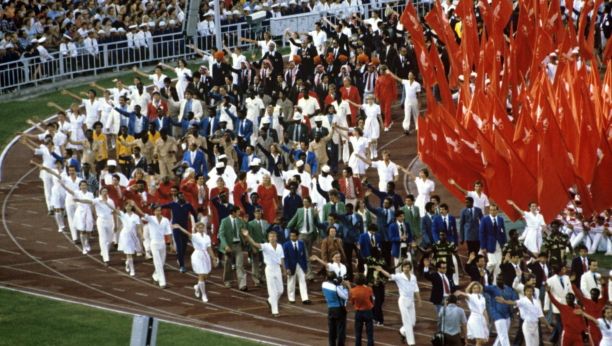 Открытие олимпийских игр москва. Летние Олимпийские игры в Москве 1980. Олимпийские игры 80 года в Москве. XXII летние Олимпийские игры в Москве. Церемония закрытия ОИ 1980.