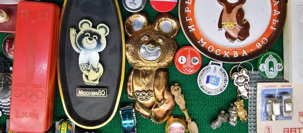 Экспонаты выставки, приуроченной к 40-летию со дня открытия Олимпийских игр 1980 года в Москве - Sputnik Таджикистан