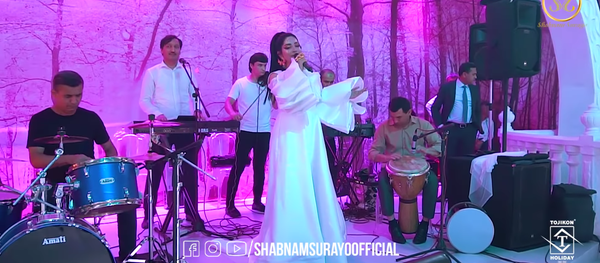 Шабнам спела песню Далера Назарова - польная версия Шабнам спела песню Далера Назарова - польная версия - Sputnik Тоҷикистон