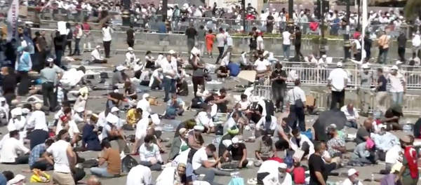 Первый официальный намаз в Соборе Святой Софии Первый официальный намаз в Соборе Святой Софии - Sputnik Таджикистан