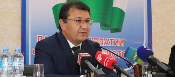 Министр здравоохранения и социальной защиты населения республики Джамолиддин Абдуллозода на пресс-конференции - Sputnik Таджикистан