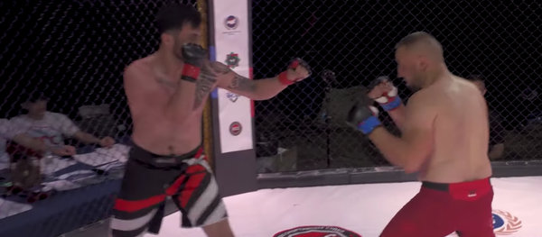 Курбонов Бехруз (Таджикистан) VS Зарипов Исломбек (Узбекистан) | Бой mma - YouTube - Sputnik Таджикистан