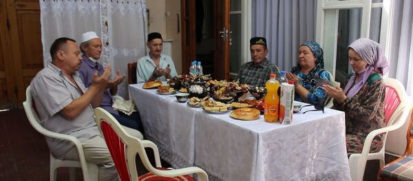 Курбан-байрам онлайн: как коронавирус изменил мусульманский праздник - Sputnik Тоҷикистон