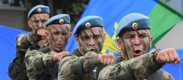 Мероприятия в честь 90-летия ВДВ Мероприятия в честь 90-летия ВДВ - Sputnik Таджикистан