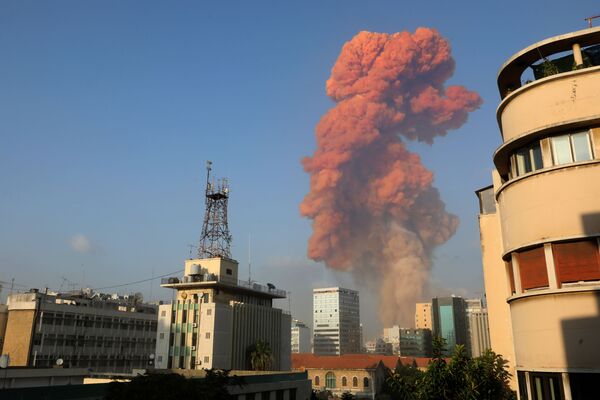 Мощный взрыв в Бейруте 4 августа 2020 года - Sputnik Таджикистан