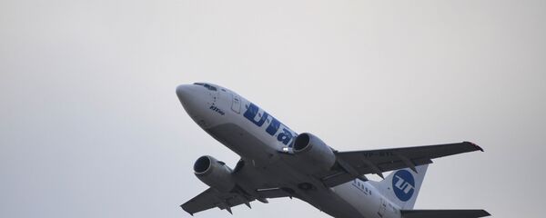 Самолет Boeing 737-800 авиакомпании ЮТэйр - Sputnik Тоҷикистон