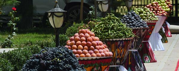 Таджикские фрукты и овощи в Декхане Таджикские фрукты и овощи в Декхане - Sputnik Таджикистан