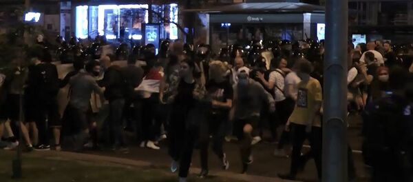 Неспокойная ночь: как выглядели улицы Минска во время протестов - YouTube Неспокойная ночь: как выглядели улицы Минска во время протестов - YouTube - Sputnik Таджикистан