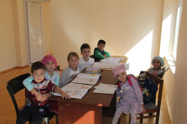 Занятия в воскресной школе Свято-Никольского собора в Душанбе - Sputnik Таджикистан