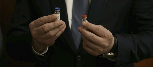 Русия бори нахуст дар ҷаҳон ваксини зидди коронавирус сохт - Sputnik Тоҷикистон