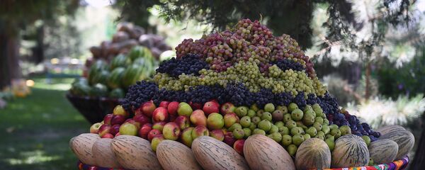 Урожай фруктов в Таджикистане  - Sputnik Таджикистан