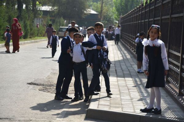 Начало учебного года в Таджикистане  - Sputnik Таджикистан