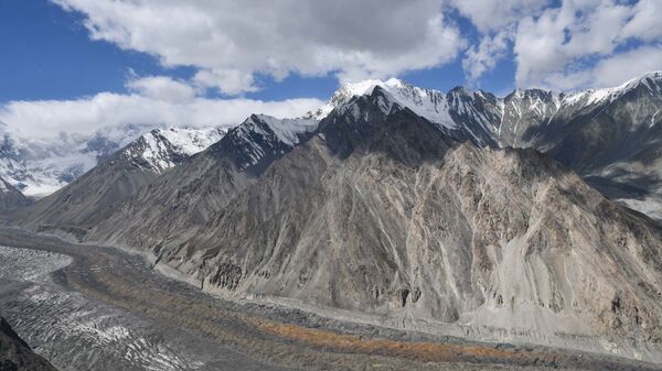Горы в Таджикистане - Sputnik Таджикистан