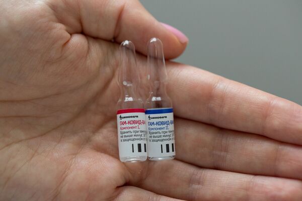 Производство вакцины от COVID-19 на фармацевтическом заводе Биннофарм - Sputnik Тоҷикистон