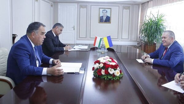 Встреча посла Украины с главой согдийской области - Sputnik Таджикистан