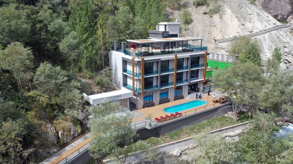 Суҳбати Раҳмон дар соҳили дарёи Панҷ бо мардуми Афғонистон: мушкилиҳо ҳал мешаванд - акс - Sputnik Тоҷикистон