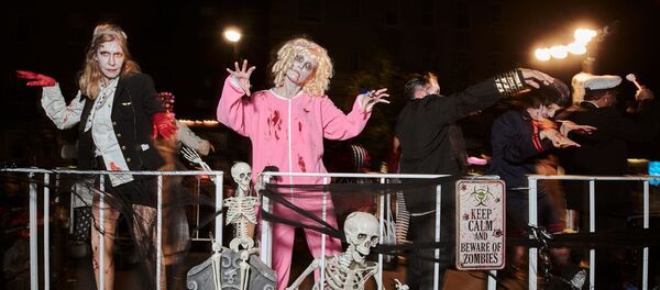 Парад по случаю Хэллоуина в Нью-Йорке Парад по случаю Хэллоуина в Нью-Йорке - Sputnik Таджикистан