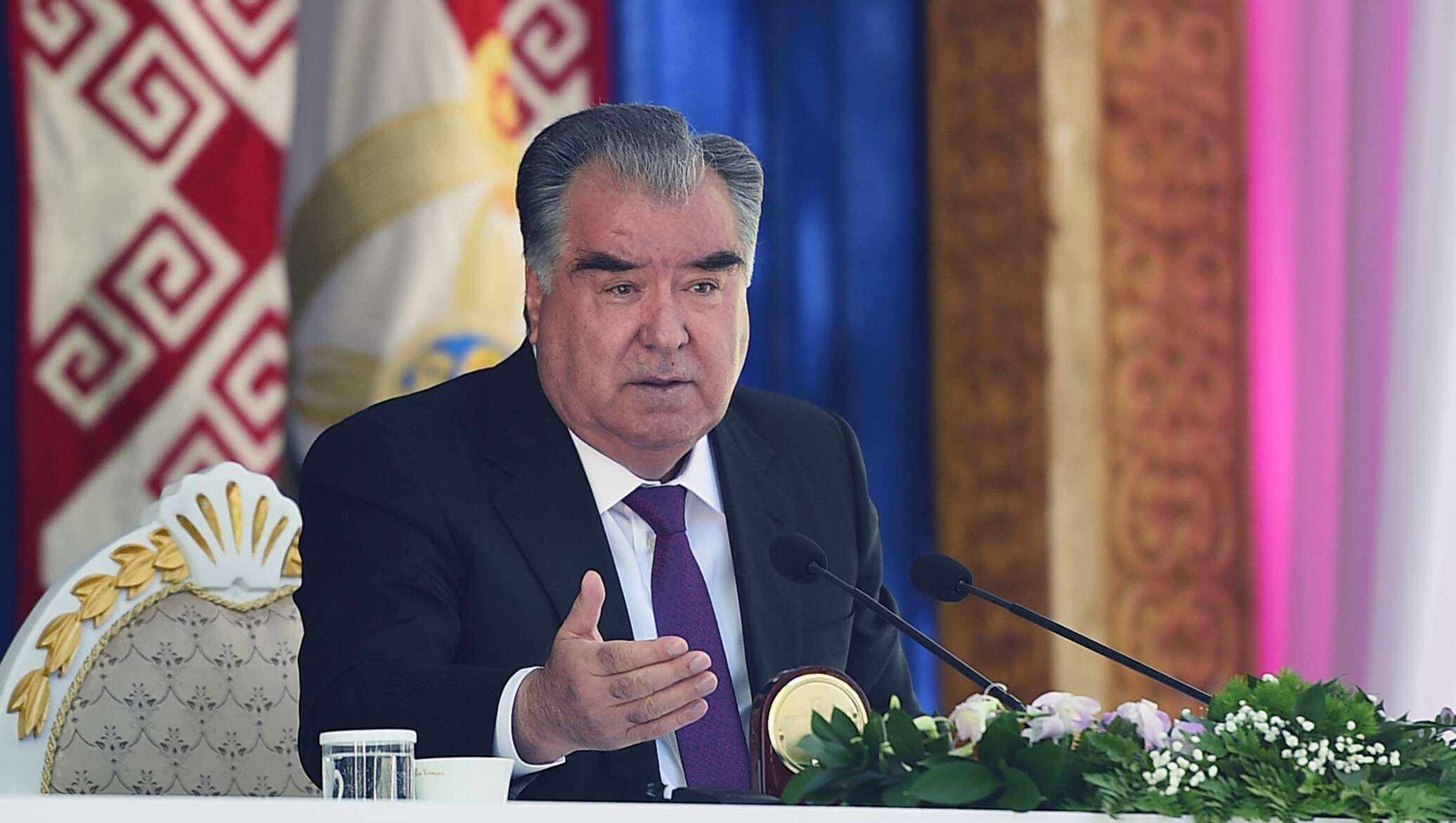 Заявление президента таджикистана. Эмомали Рахмон. Расмхои Эмомали Рахмон. Призидент Республика Таджикистан Эмомали Рахмон.