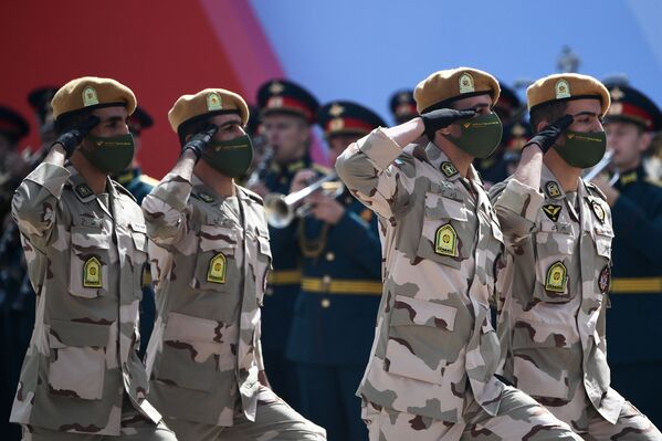 Военнослужащие вооруженных сил Ирана на открытии Международного военно-технического форума Армия-2020 в военно-патриотическом парке Патриот - Sputnik Таджикистан