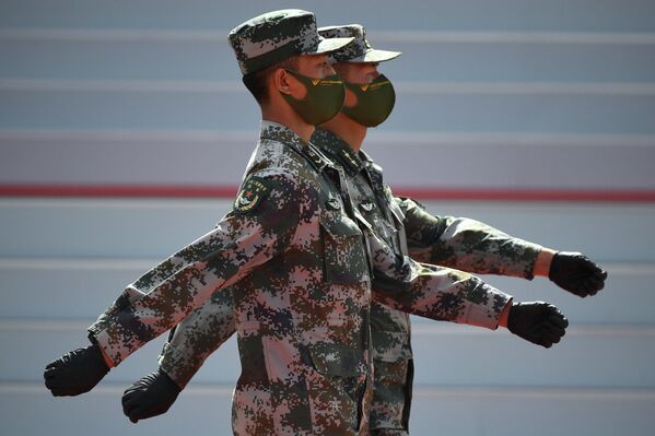 Военнослужащие вооружённых сил Китая на открытии Международного военно-технического форума Армия-2020 в военно-патриотическом парке Патриот - Sputnik Таджикистан