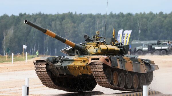 Танковый биатлон-2020. Индивидуальная гонка. Танк Т-72 команды военнослужащих Таджикистана  - Sputnik Таджикистан
