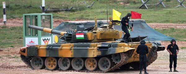 Танковый биатлон-2020. Индивидуальная гонка. Танк Т-72 команды военнослужащих Таджикистана - Sputnik Таджикистан