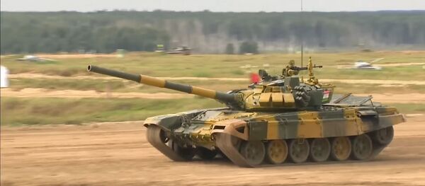 Третий заезд индивидуальной гонки Танкового биатлона АрМИ-2020 - Sputnik Таджикистан