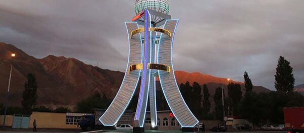 Дар даромадгоҳи ноҳияи Айнӣ манораи 13-метра бунёд гардид - Sputnik Тоҷикистон