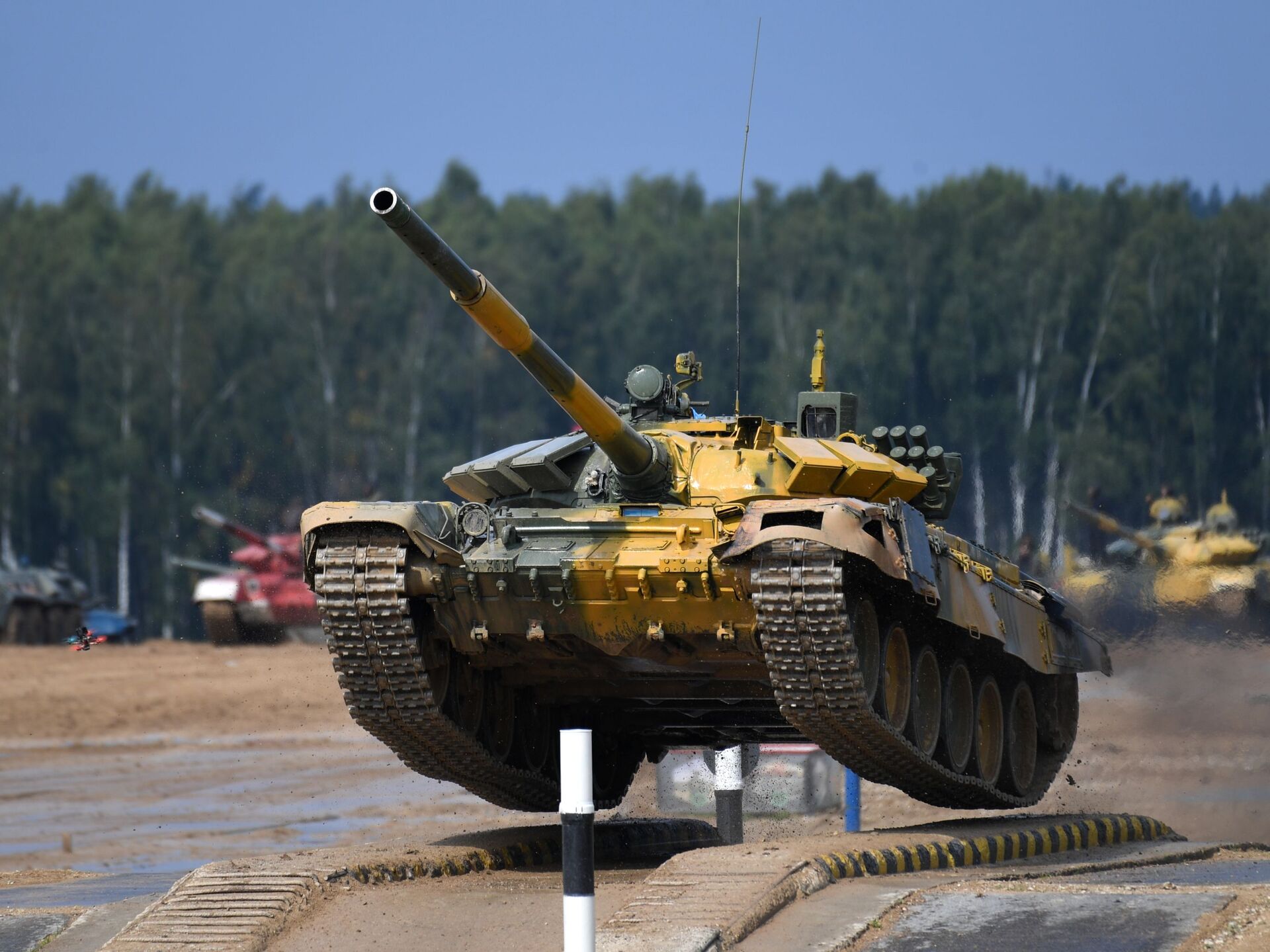Игры биатлон танков. Т-72 танковый биатлон. Танковый биатлон Таджикистан 2021. Танк т72б3 танковый биатлон. Т-72б3 танковый биатлон 2022.