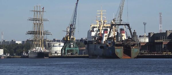 Беларусь перенаправит нефть в российские порты из стран Балтии - видео Беларусь перенаправит нефть в российские порты из стран Балтии - видео - Sputnik Таджикистан