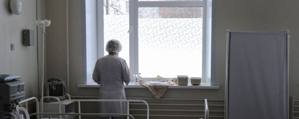 Врач в палате  - Sputnik Тоҷикистон