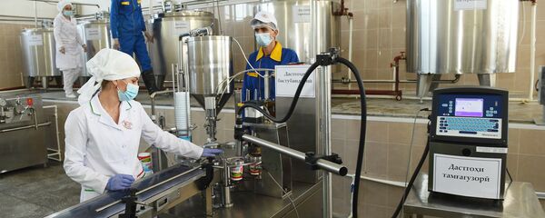 Молочный комбинат в Таджикистане  - Sputnik Таджикистан