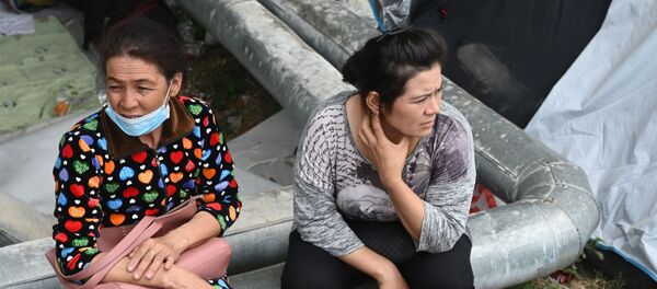  Граждане Узбекистана на станции Первомайская - Sputnik Таджикистан