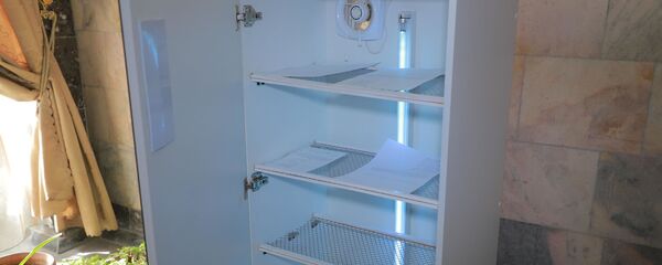 Дастгоҳи нави безараркунандаи лавозимоти конселярӣ дар шаҳри Хуҷанд - Sputnik Тоҷикистон