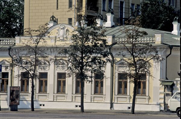 Дом шаляпина в москве на новинском бульваре