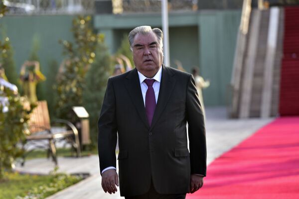 Муддаиёни курсии раёсатҷумҳурӣ дар Тоҷикистон: ба мардум чӣ ваъдаҳо доданд Муддаиёни курсии раёсатҷумҳурӣ дар Тоҷикистон: ба мардум чӣ ваъдаҳо доданд - Sputnik Тоҷикистон