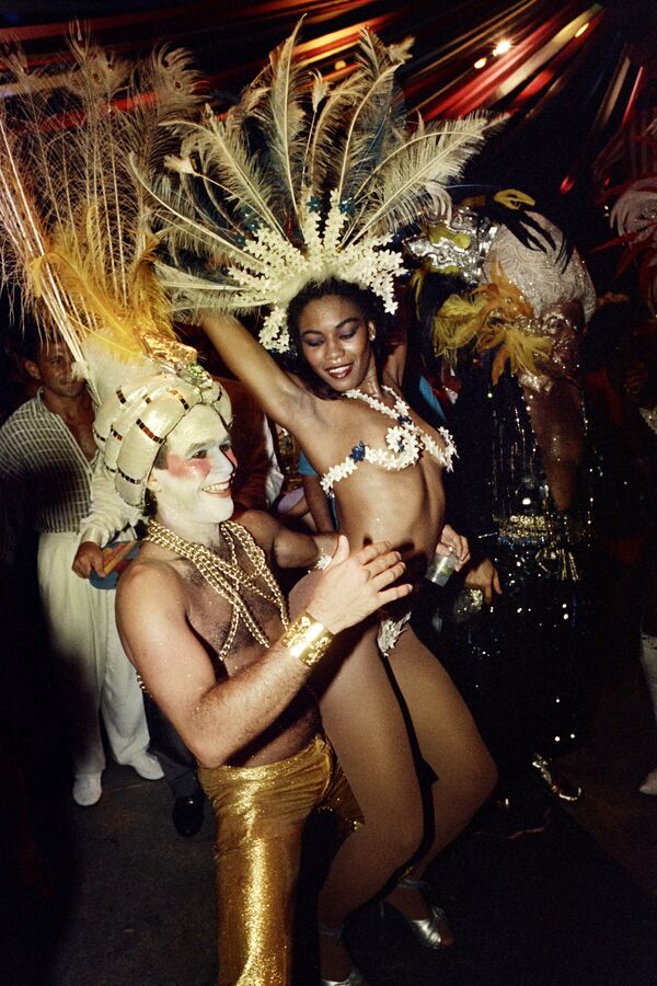 Пара на карнавале в Рио-де-Жанейро, 1989 год - Sputnik Таджикистан