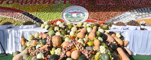 Композиция из овощей и фруктов - Sputnik Тоҷикистон