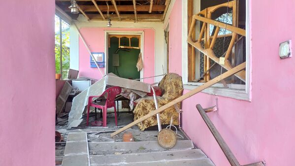 Разрушенный в результате обстрела жилой дом в Тертерском районе Азербайджана - Sputnik Тоҷикистон