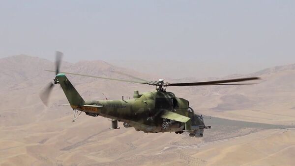 Учения экипажей вертолетов Ми-24 российской военной базы в Таджикистане - YouTube - Sputnik Тоҷикистон
