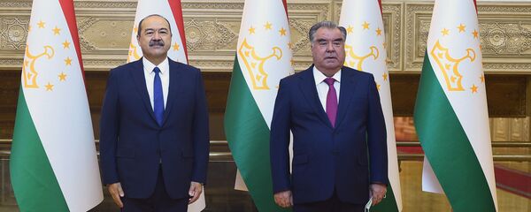 Премьер-министр Узбекистана Абдулла Арипов и президент Таджикистана Эмомали Рахмон - Sputnik Таджикистан