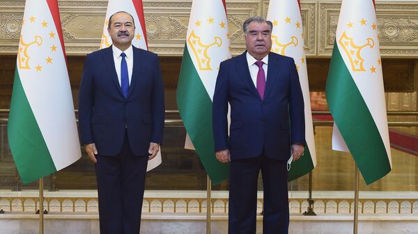 Премьер-министр Узбекистана Абдулла Арипов и президент Таджикистана Эмомали Рахмон - Sputnik Таджикистан