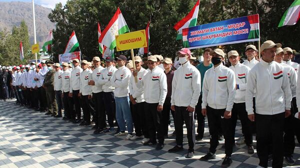Призывники в армию Таджикистана в Бадахшане - Sputnik Тоҷикистон