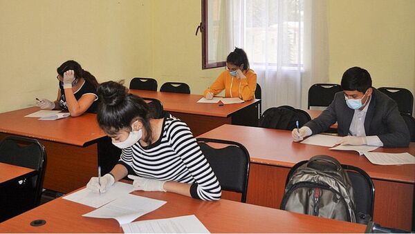 Тестирование для поступления на подготовительные курсы в РЦНК г. Душанбе - Sputnik Таджикистан