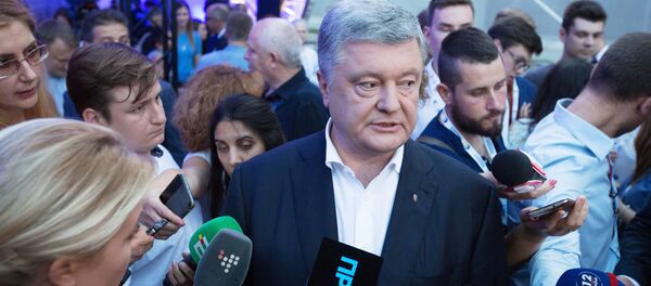 Экс-президент Украины, лидер партии Европейская солидарность Петр Порошенко - Sputnik Тоҷикистон