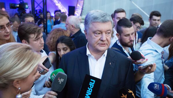 Экс-президент Украины, лидер партии Европейская солидарность Петр Порошенко - Sputnik Тоҷикистон